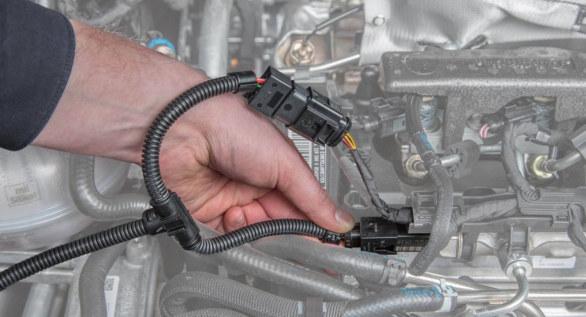 Anschluss am Common-Rail Sensor (A) Anschluss am Common-Rail Sensor (A)